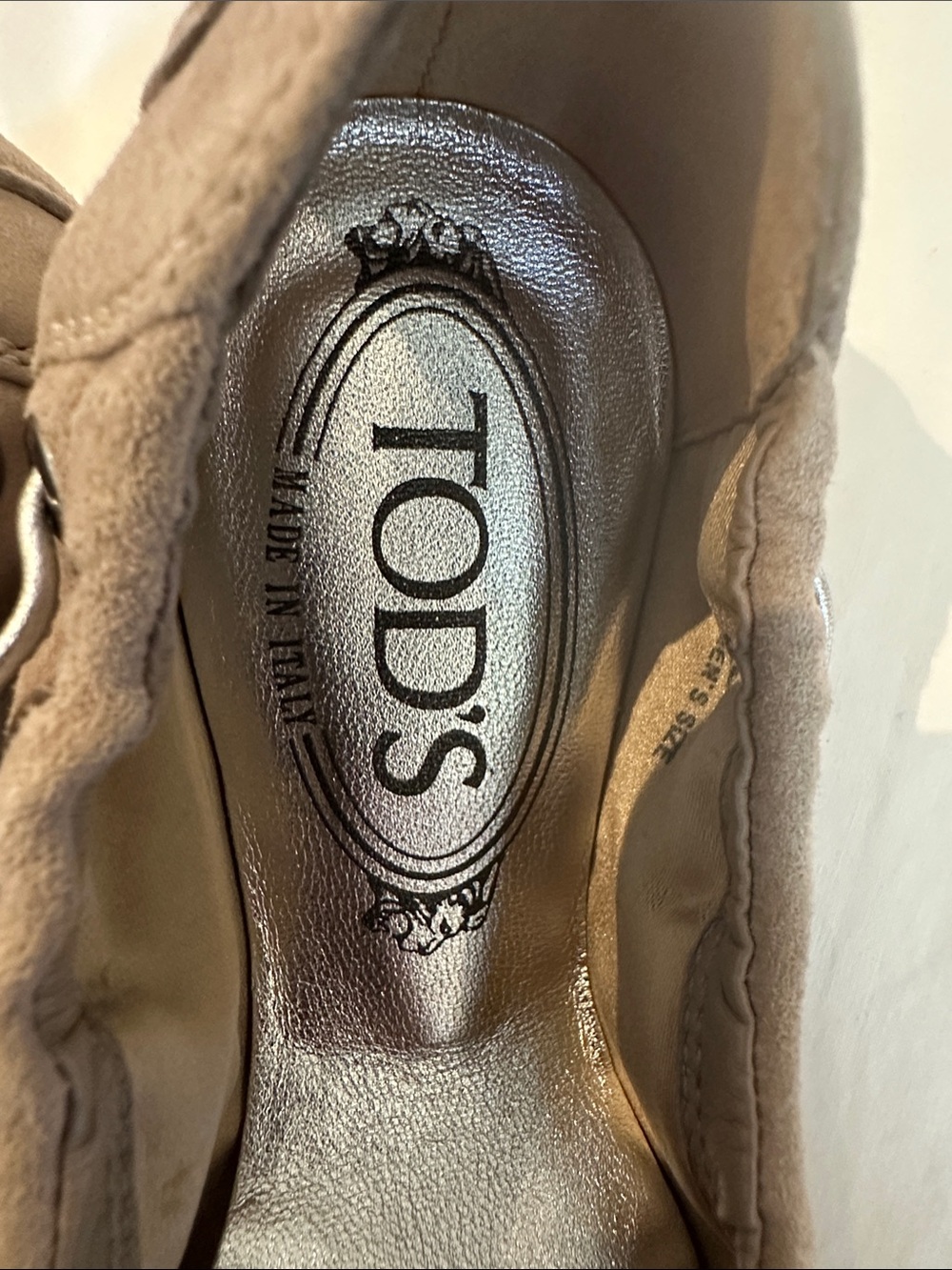 Tod's Taupe Suede Ballet Flats x Condition EU 36.5 / US 6.5 original $900